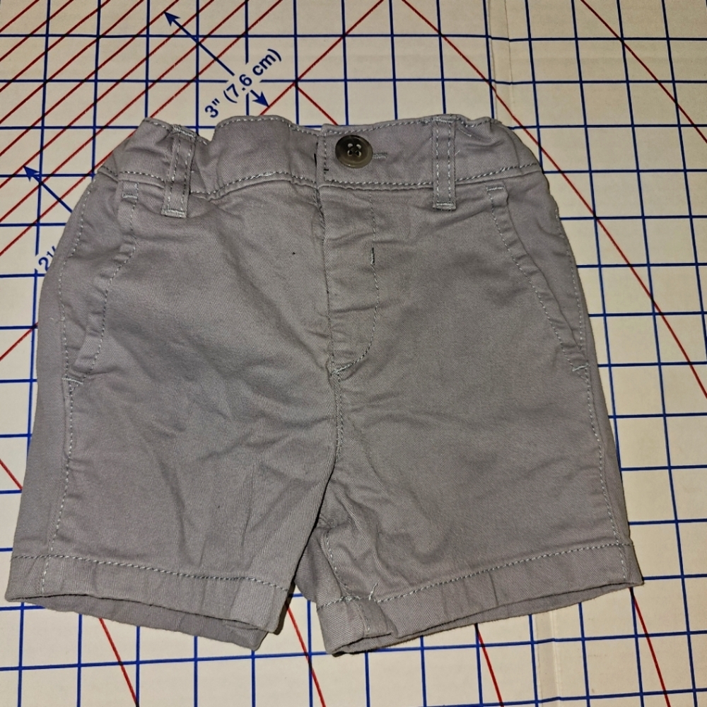 EUC | 12–18M | Gray Dress Shorts